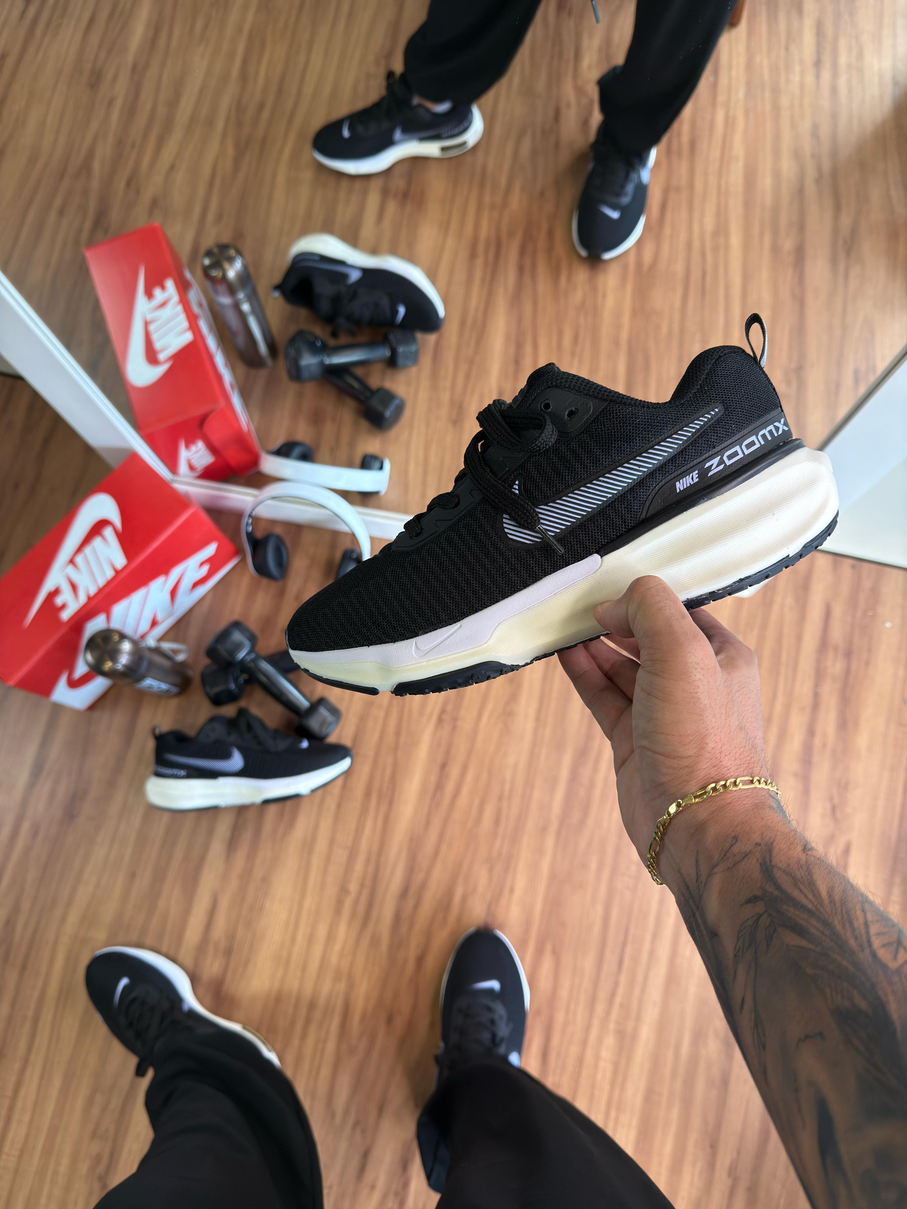 Nike Invincible X Run Preto