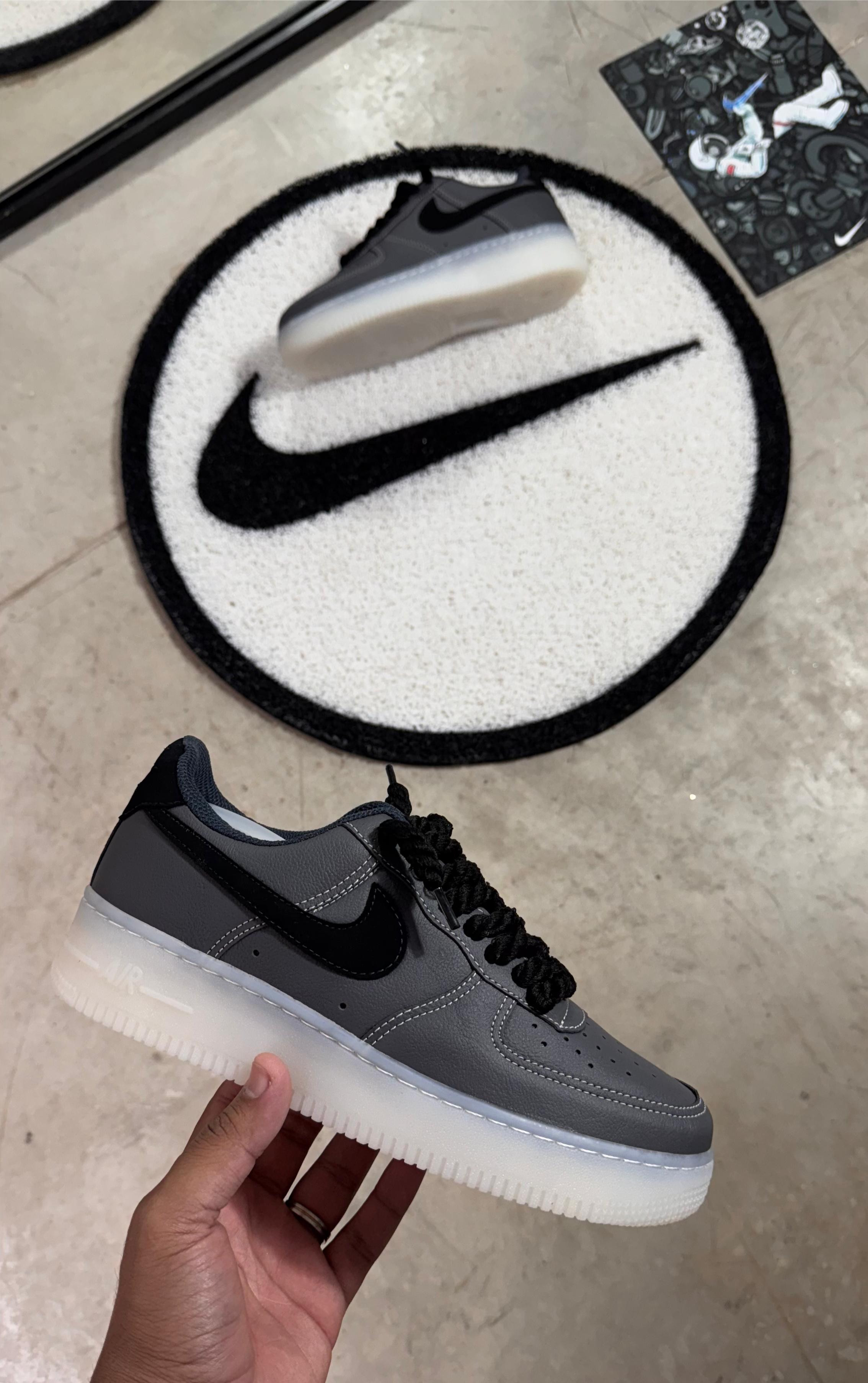 Nike Air Force 1 Cinza e Preto