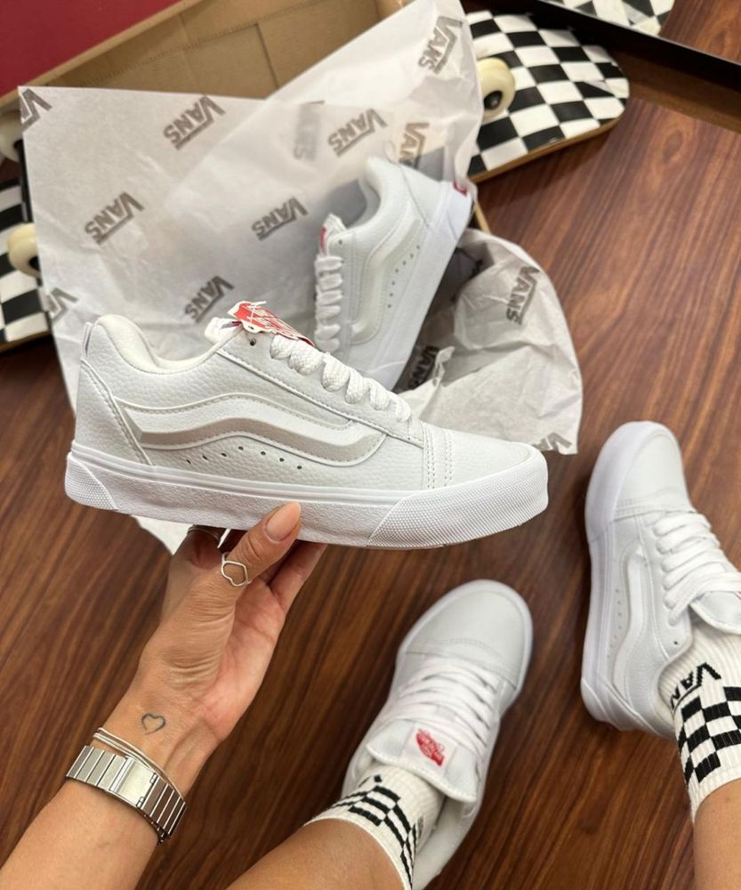 Vans KNU