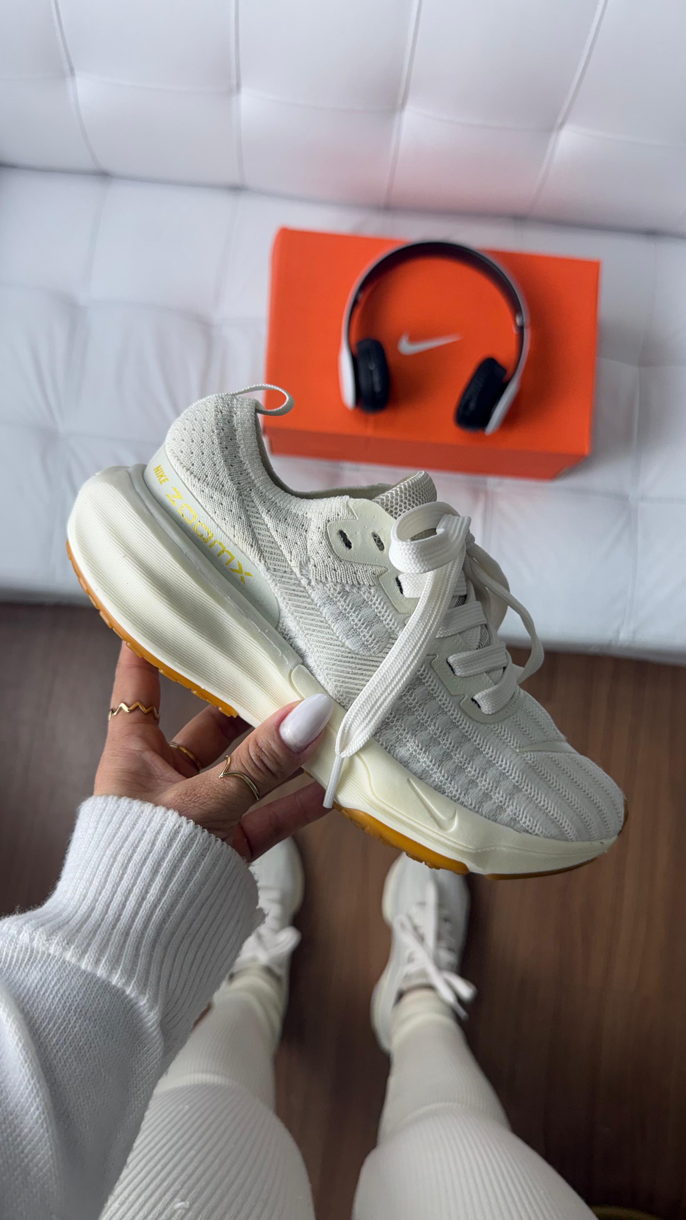 NIKE INVICINBLE RUN X