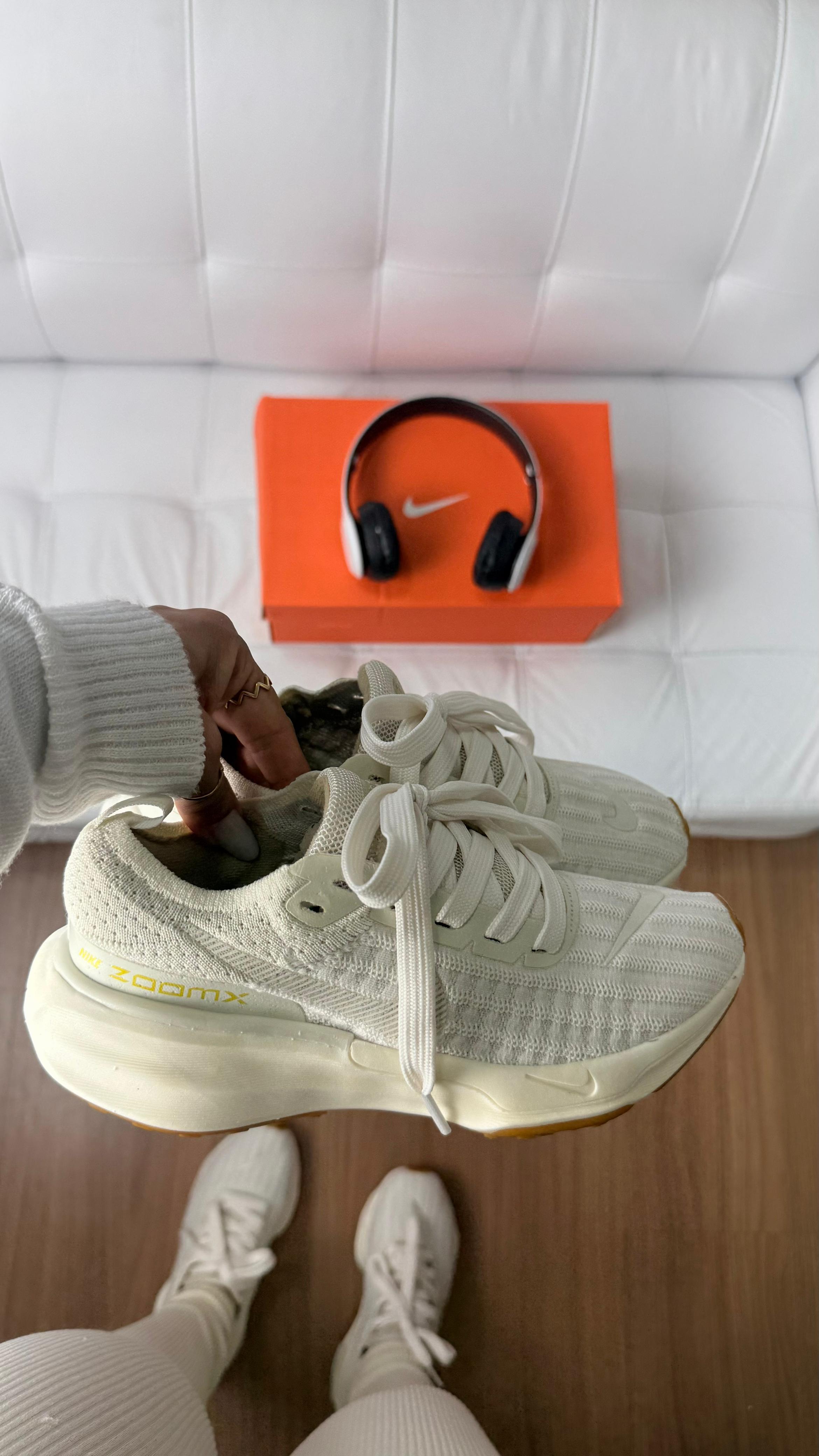 NIKE INVICINBLE RUN X