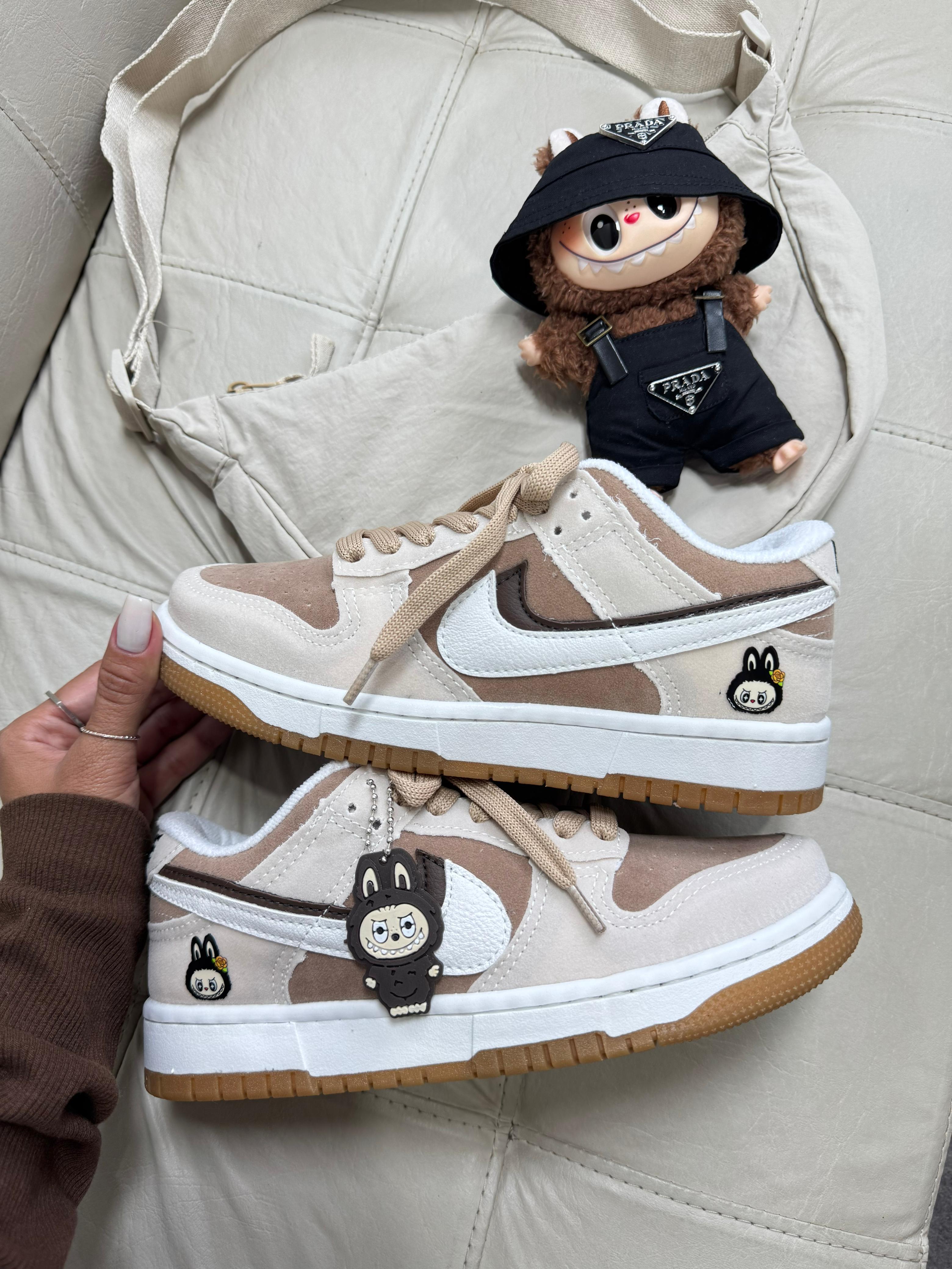 Nike Sb Labubu Marrom e Branco