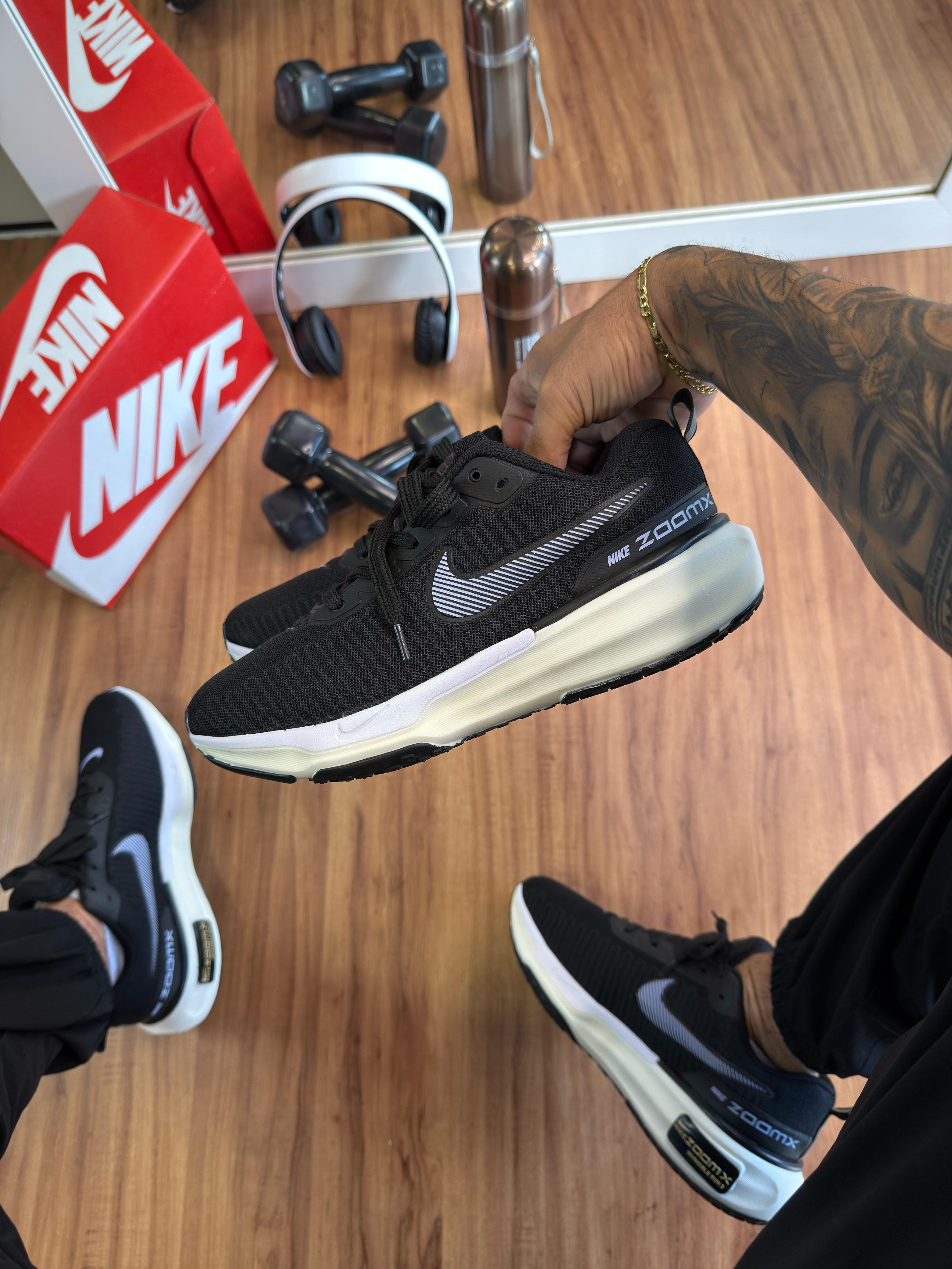 Nike Invincible X Run Preto