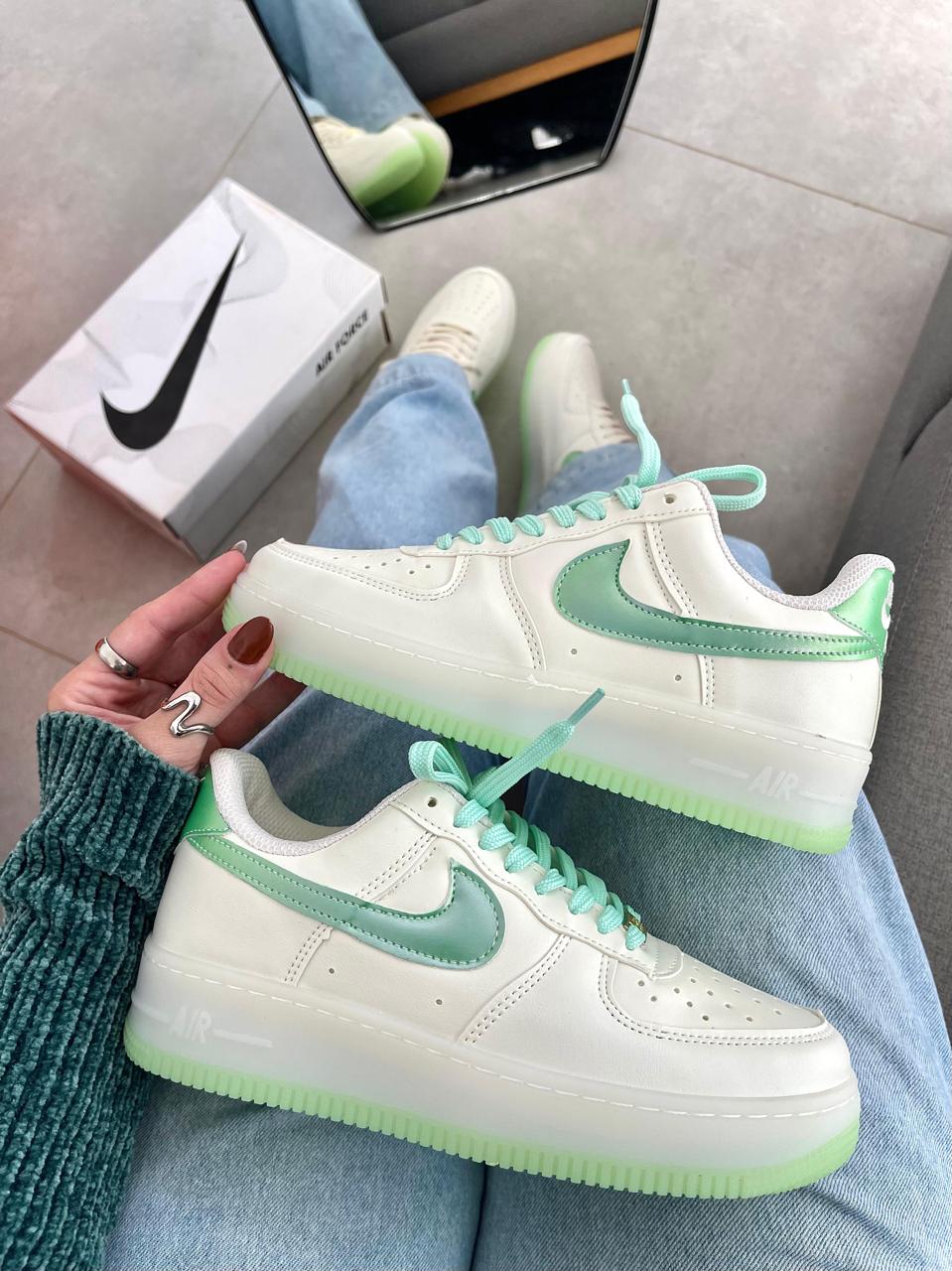 NIKE AIR FORCE