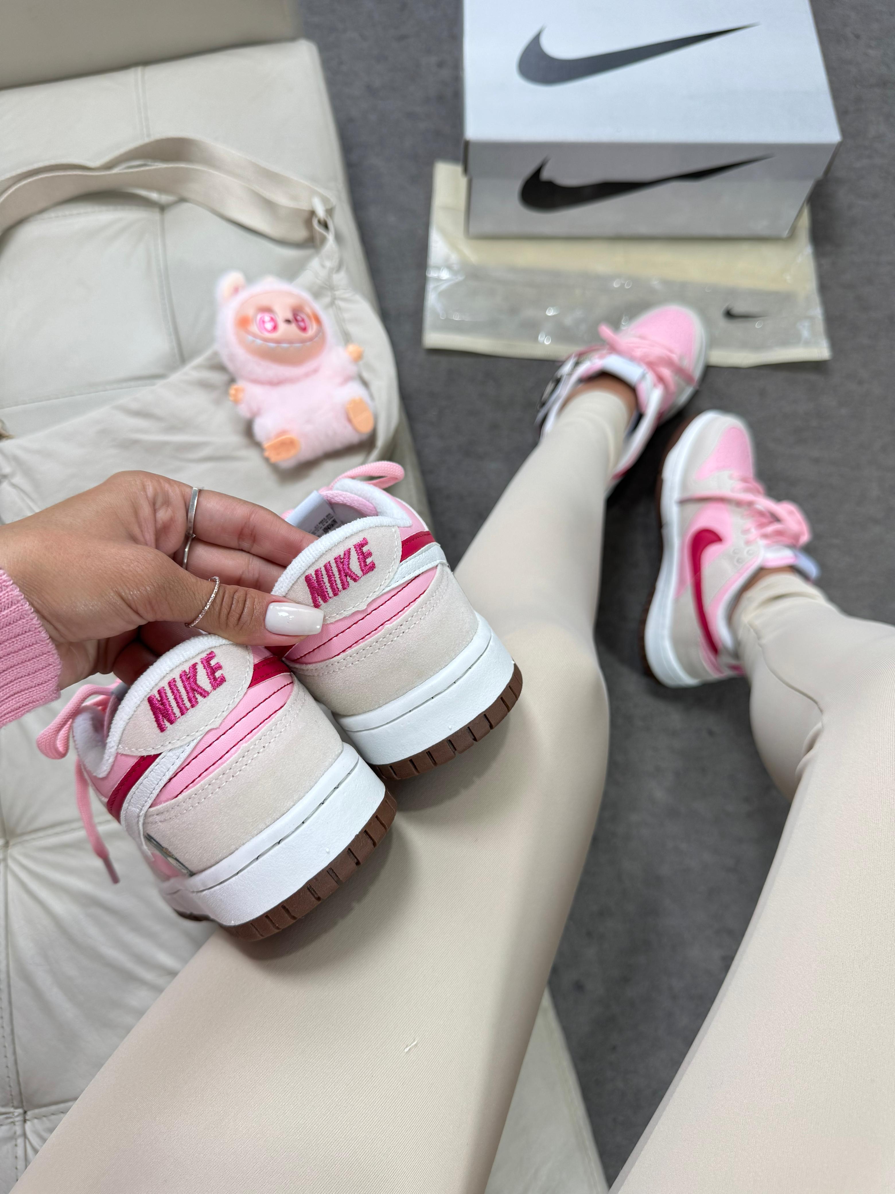 Nike Sb Labubu Rosa