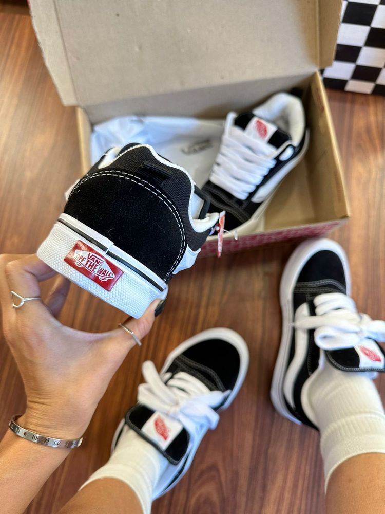 Vans Knu Preto e Branco
