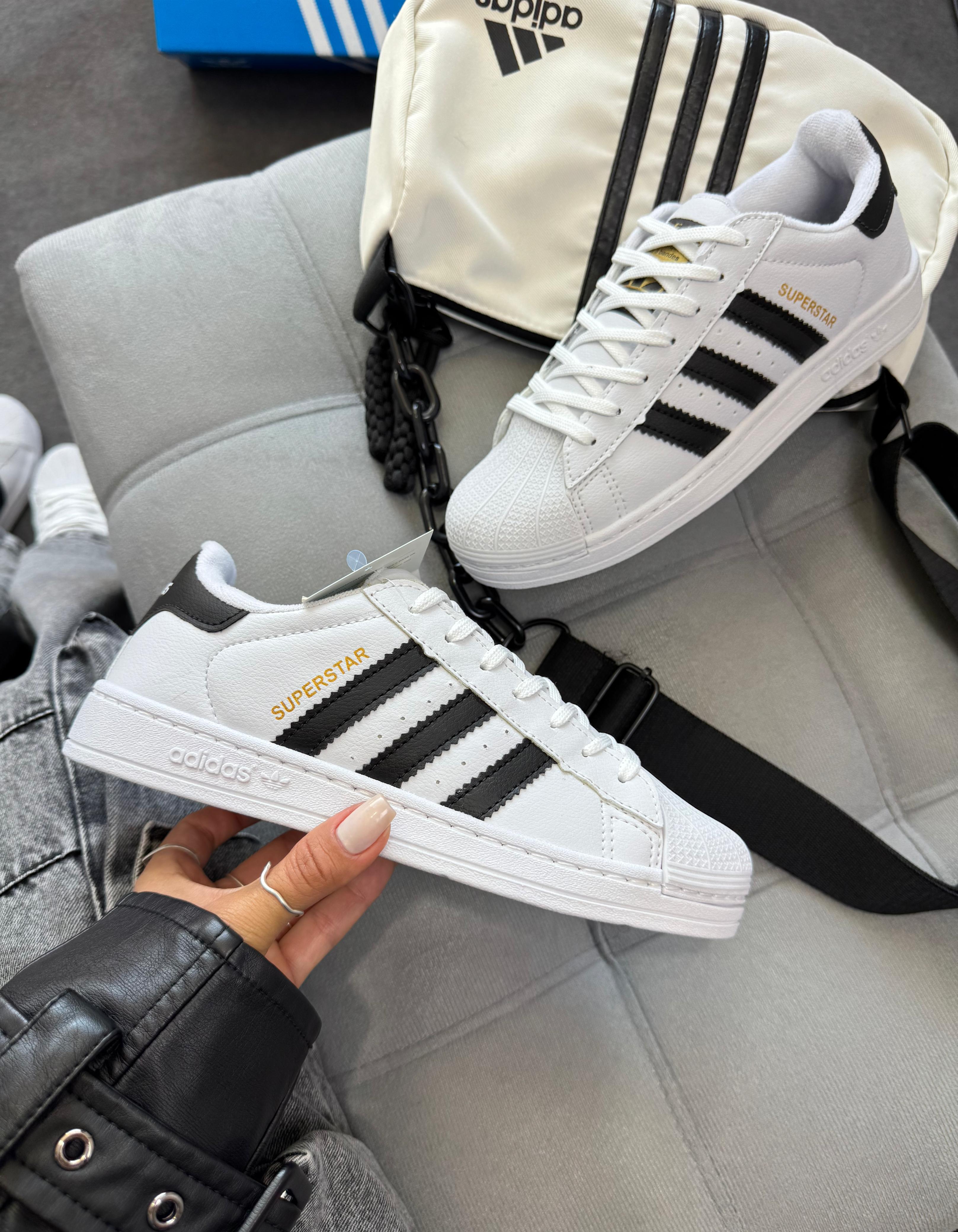 Adidas Superstar