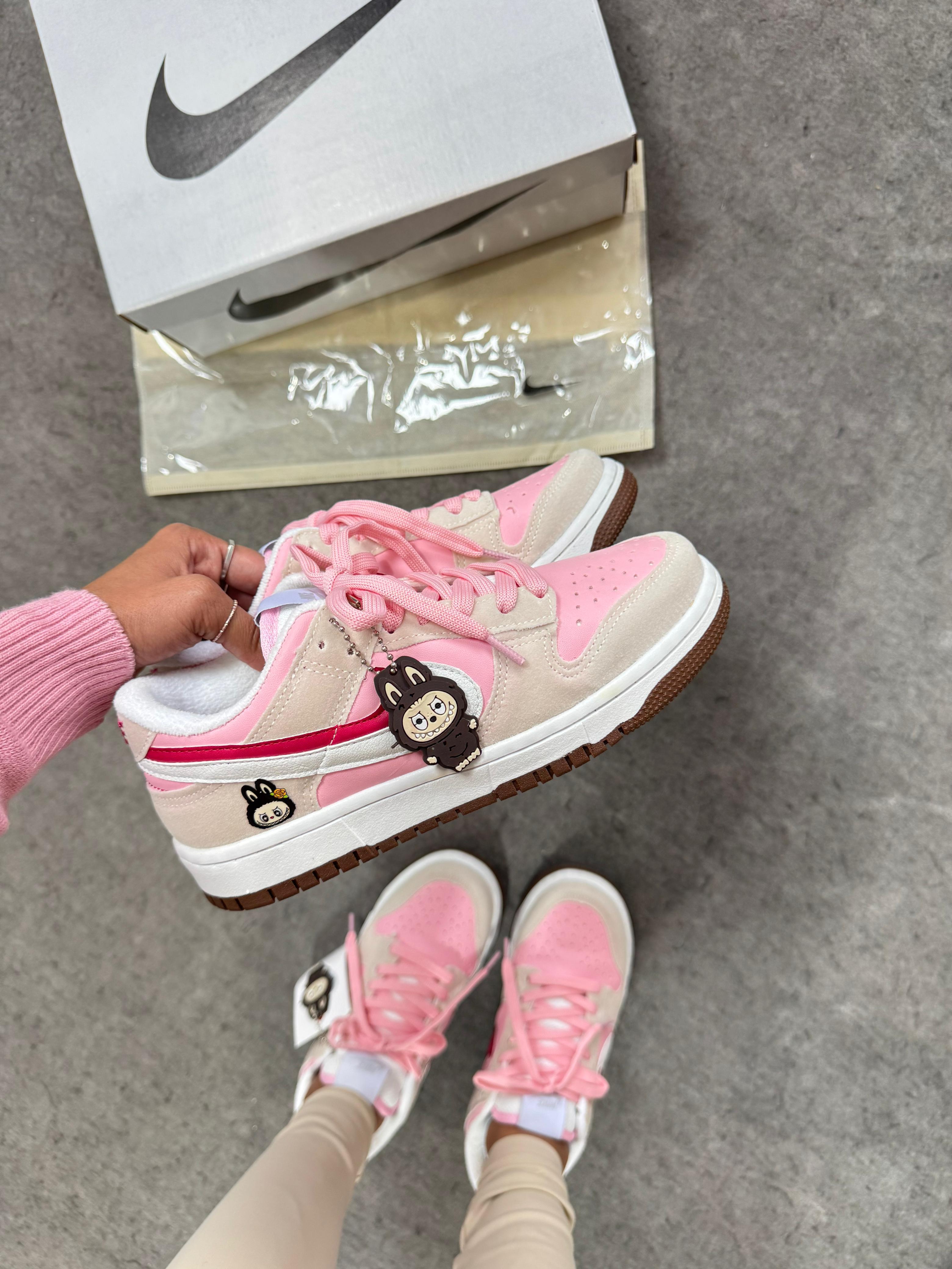 Nike Sb Labubu Rosa