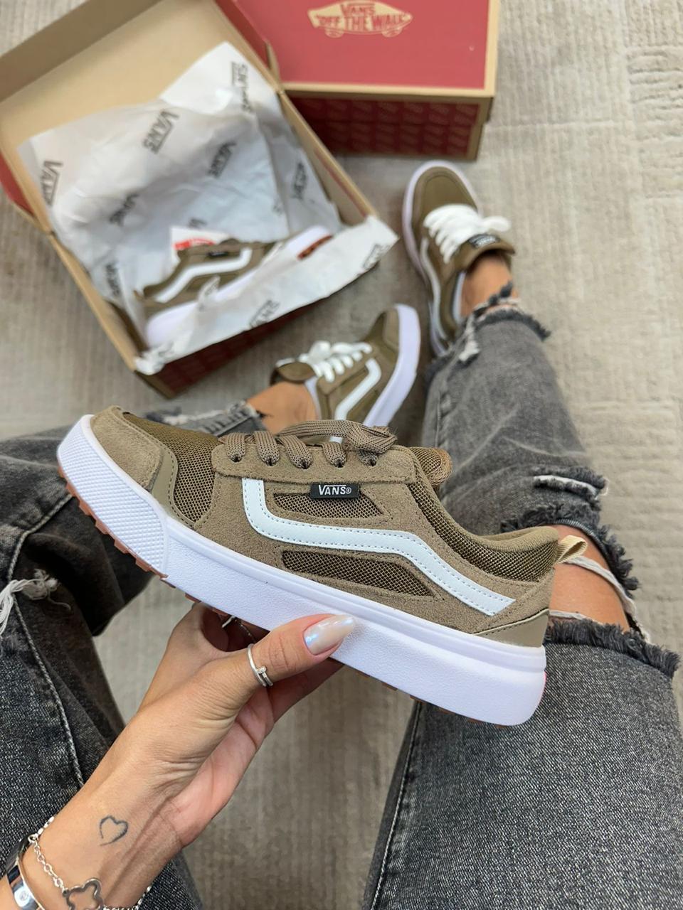 VANS ULTRARANGE