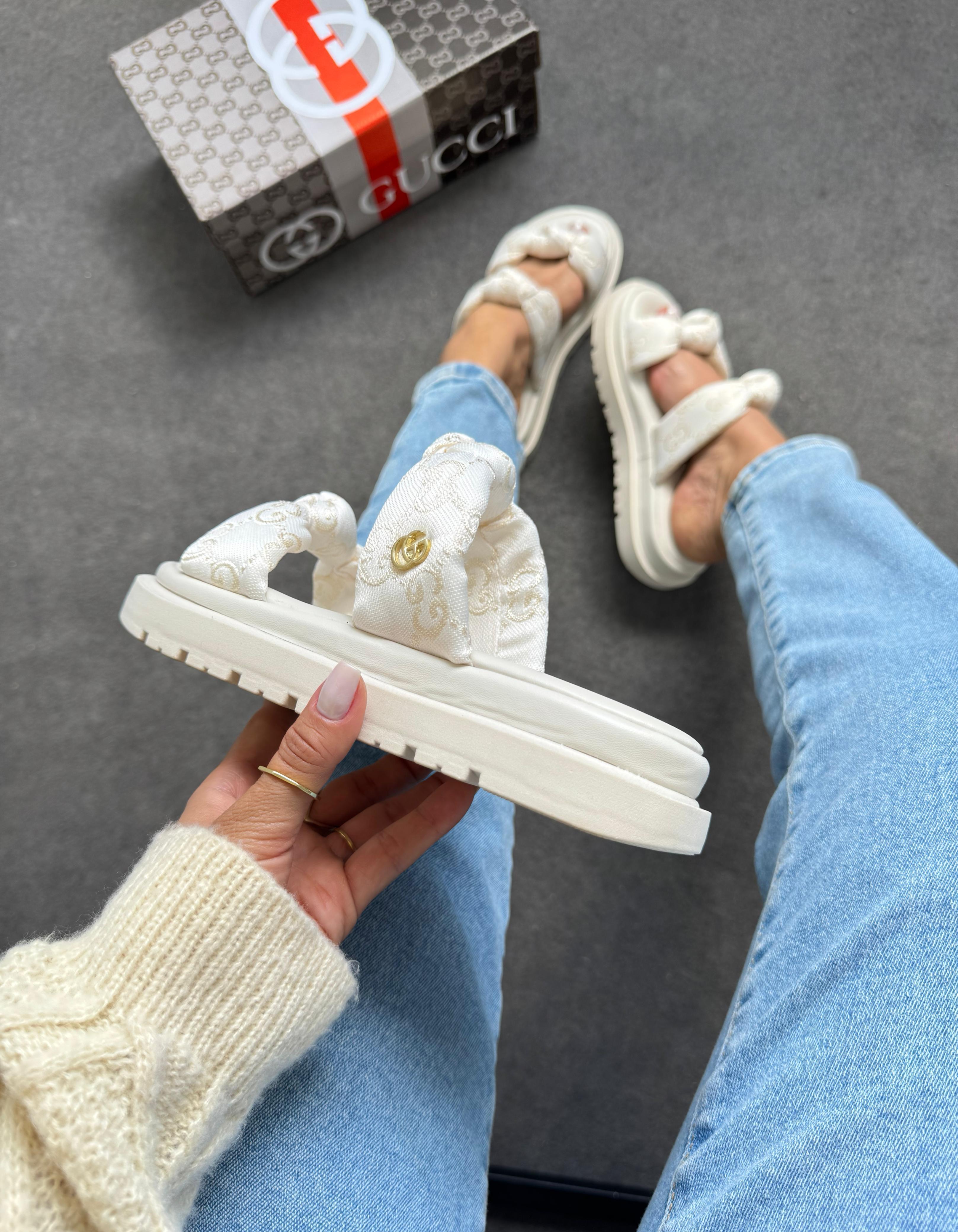 CHINELO GUCCI BRANCO