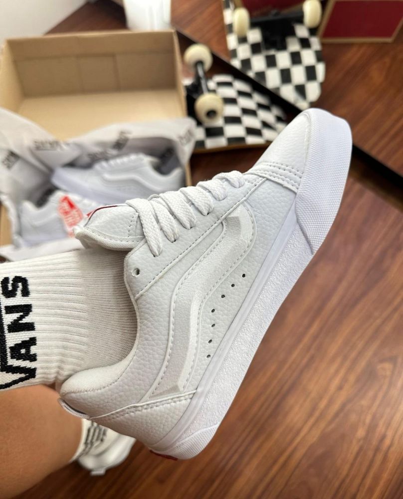 Vans KNU