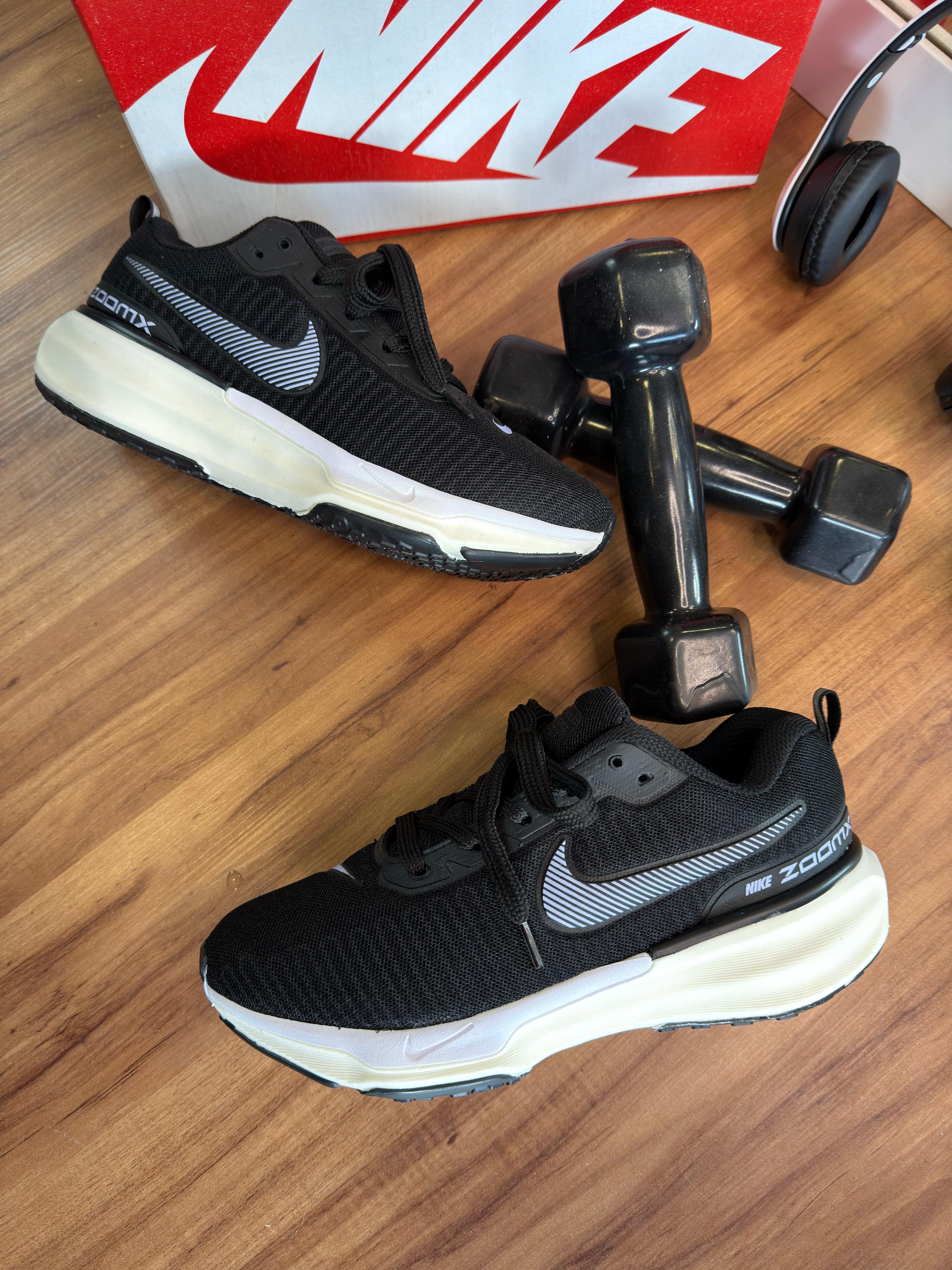 Nike Invincible X Run Preto