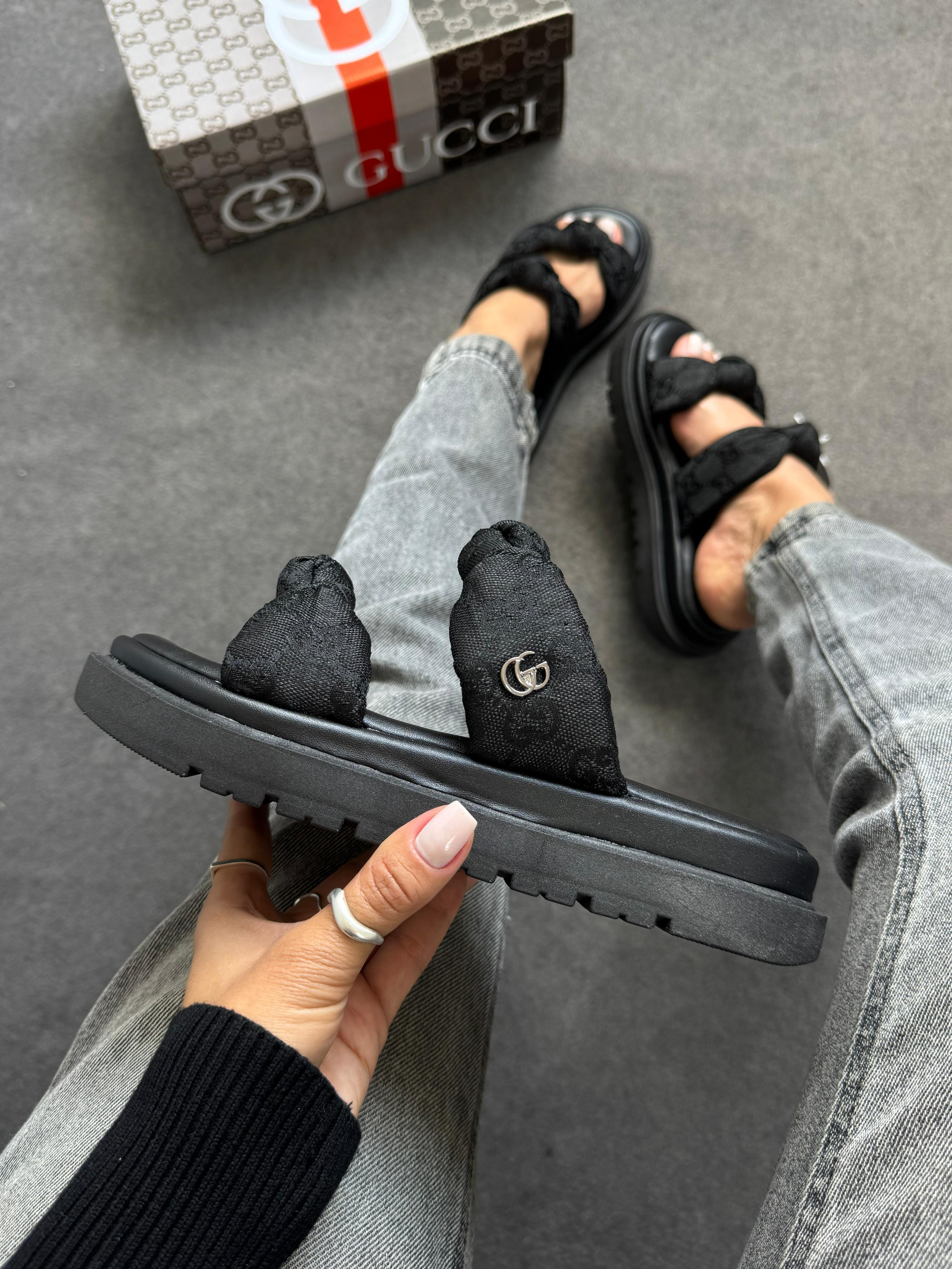 CHINELO PRETO GUCCI