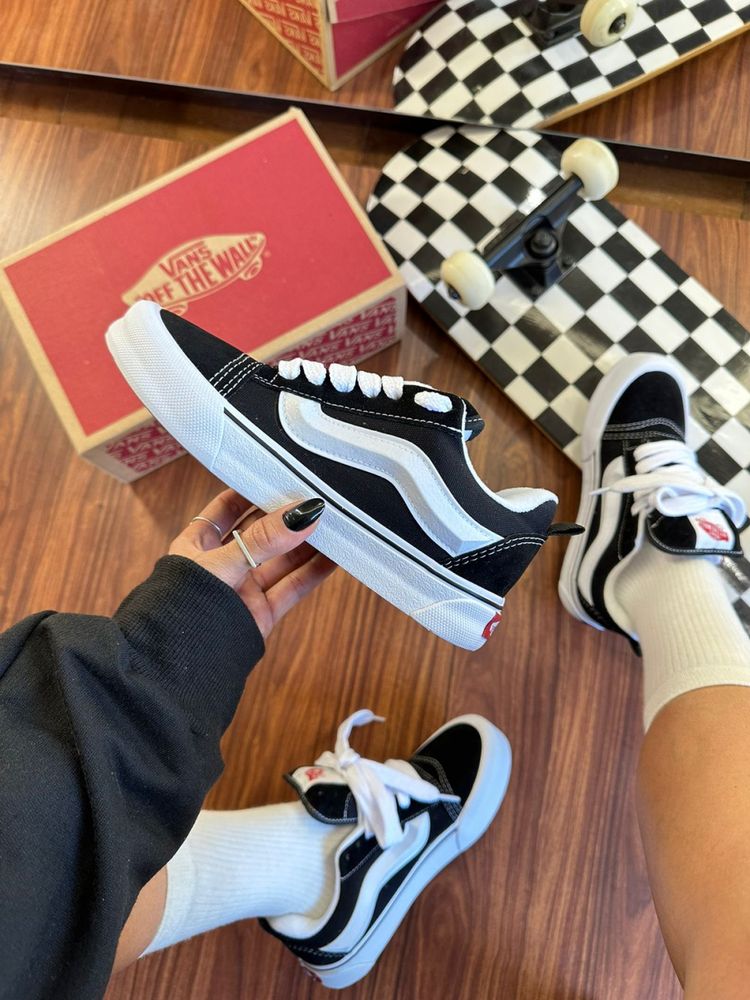 Vans Knu Preto e Branco