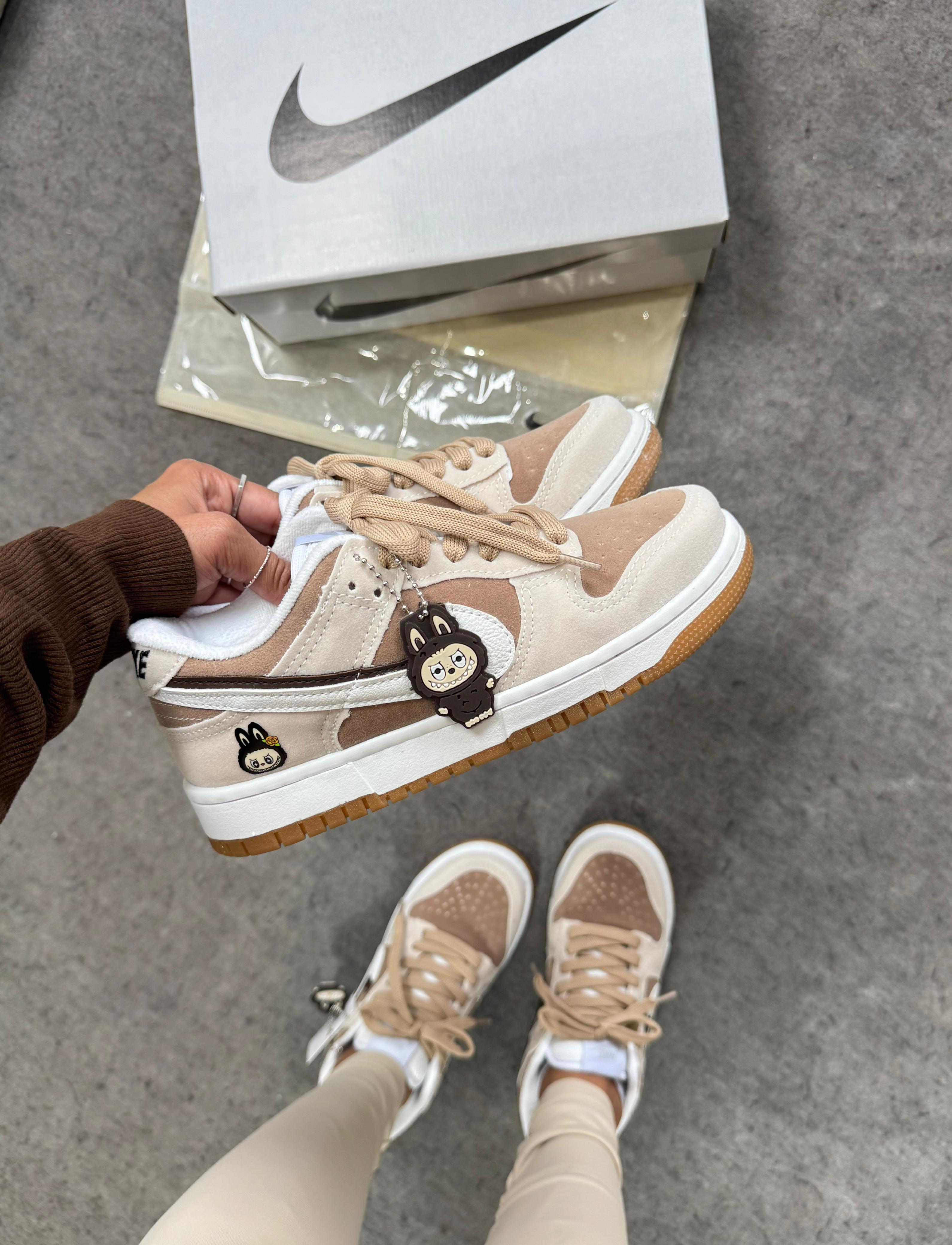 Nike Sb Labubu Marrom e Branco