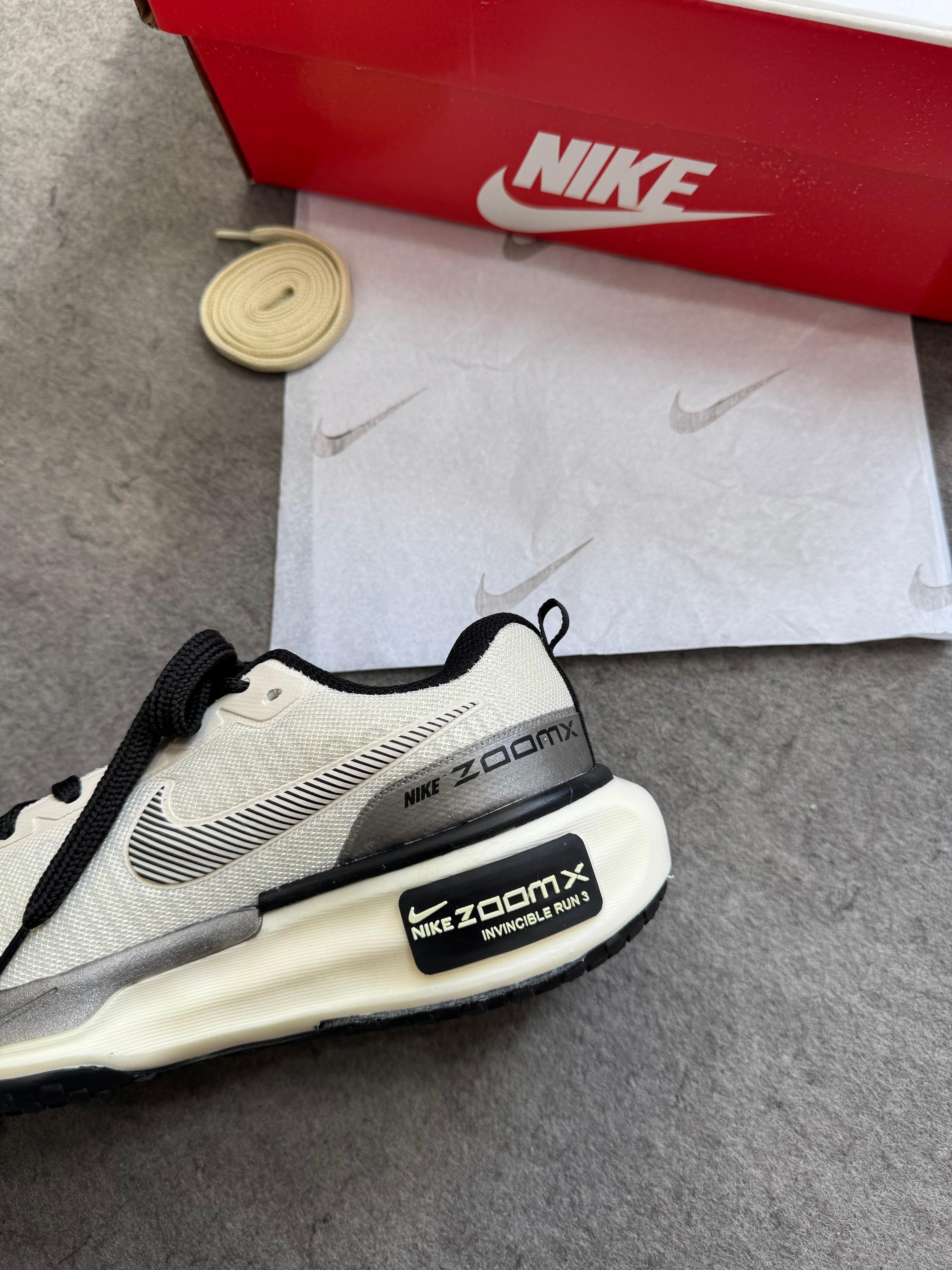 Nike Invincible X Run Branco