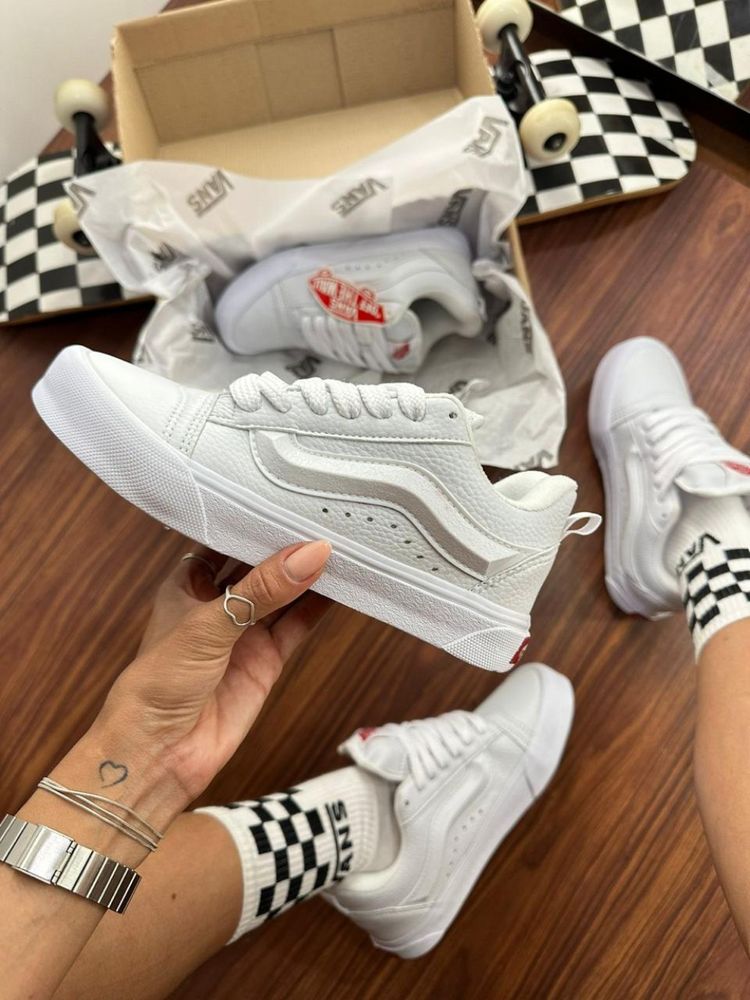 Vans KNU