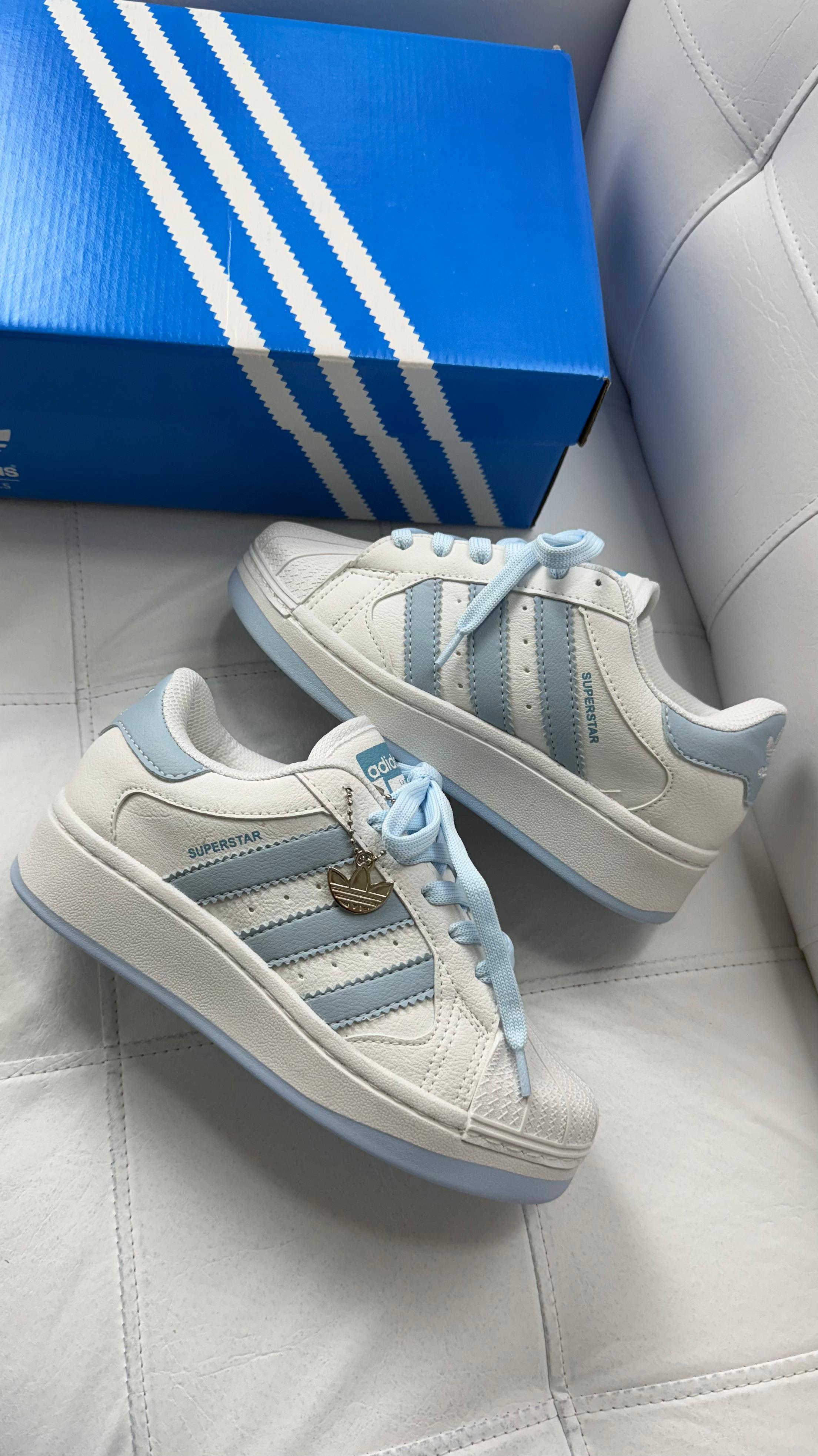 Tênis Adidas Azul